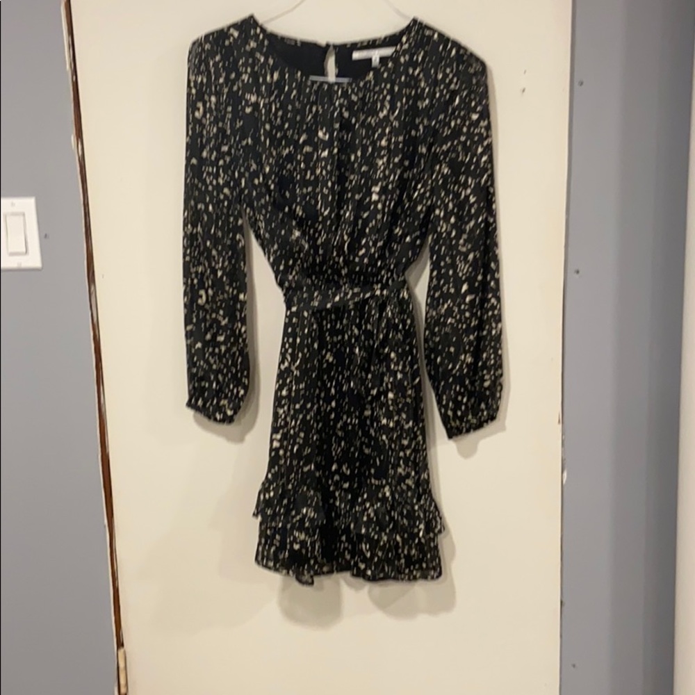 Vici ruffle shimmer dress Size M